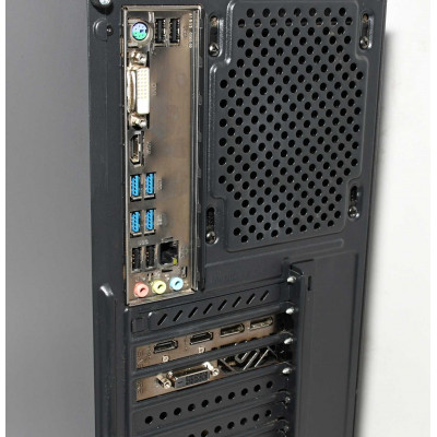 PC GAMING AMD RYZEN 5 3400G 3.7GHz / SAPPHIRE NITRO RX 590