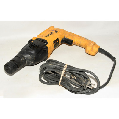 TALADRO DEWALT D25032-QS