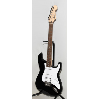 GUITARRA ELÉCTRICA FENDER SQUIER STRATOCASTER
