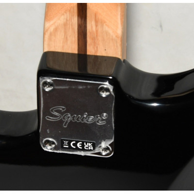 GUITARRA ELÉCTRICA FENDER SQUIER STRATOCASTER