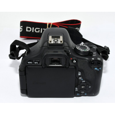 CAMARA REFLEX DIGITAL CANON EOS 600D + 18-55MM