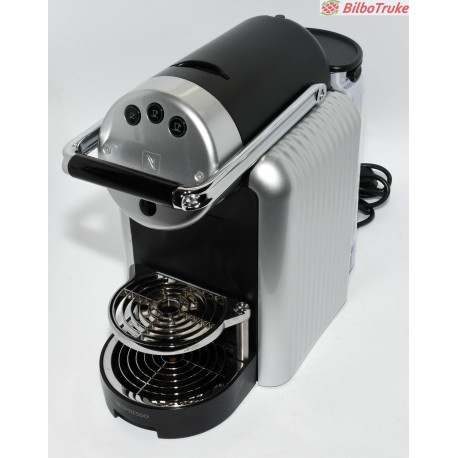 CAFETERA NESPRESSO ZENIUS