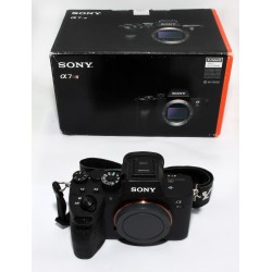 CÁMARA MIRRORLESS SONY ALPHA A7 R IV 61MPXLS