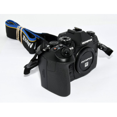 CAMARA DIGITAL MIRRORLESS OLYMPUS OM-D E-M1 MARK II