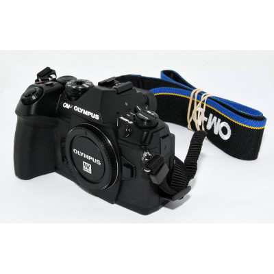 CAMARA DIGITAL MIRRORLESS OLYMPUS OM-D E-M1 MARK II