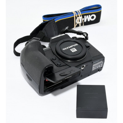 CAMARA DIGITAL MIRRORLESS OLYMPUS OM-D E-M1 MARK II
