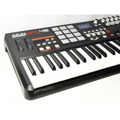TECLADO CONTROLADORA AKAI MPK49