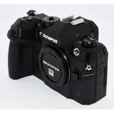 CAMARA DIGITAL MIRRORLESS OLYMPUS OM-1