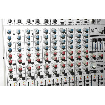 MESA MEZCLAS BEHRINGER EURORACK UB1832FX-PRO