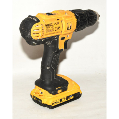 TALADRO A BATERIA DEWALT DCD776