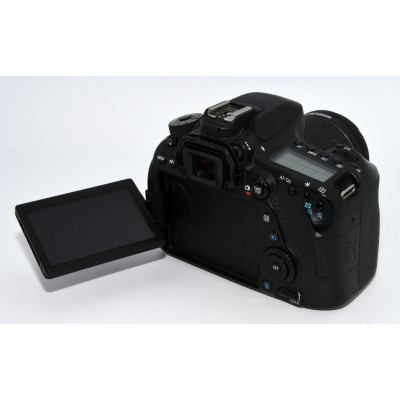 CAMÁRA REFLEX CANON EOS 80D + 18-55MM  F:3.5-5.6 IS STM