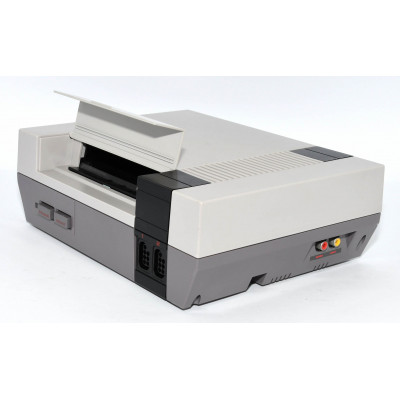 CONSOLA NES CON PISTOLA Y MANDOS