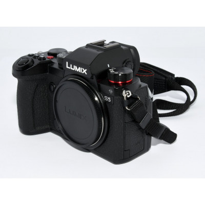 CAMARA DIGITAL MIRRORLESS PANASONIC LUMIX S5 + 20-60MM