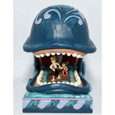 FIGURA DE PINOCHO EN LA BALLENA. DISNEY TRADITIONS
