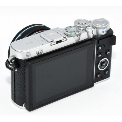 CAMARA DIGITAL COMPACTA OLYMPUS PEN-F