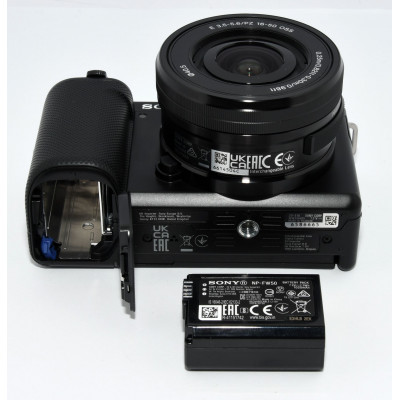 CÁMARA COMPACTA MIRRORLESS SONY ZV-E10 + 16-50MM