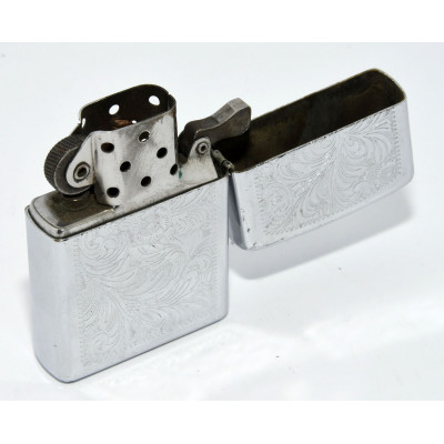 MECHERO ZIPPO HOJAS