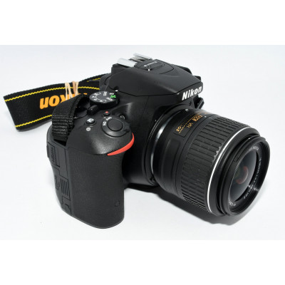 CÁMARA NIKON D5500 + 18-55MM Y ACCESORIOS