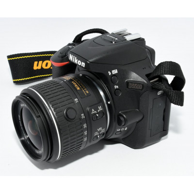 CÁMARA NIKON D5500 + 18-55MM Y ACCESORIOS