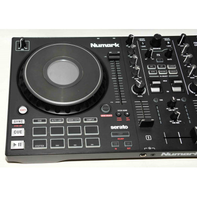 CONTROLADORA NUMARK MIXTRACK PLATINUM FX