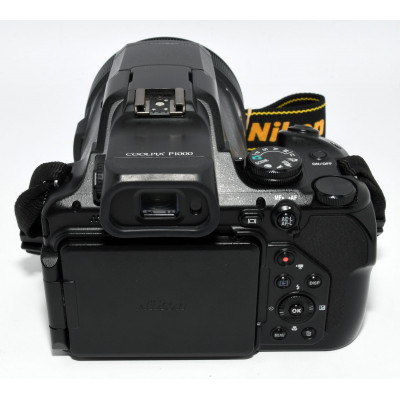 CÁMARA NIKON COOLPIX P1000 CON ACCESORIOS