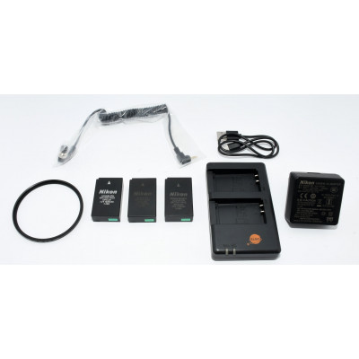 CÁMARA NIKON COOLPIX P1000 CON ACCESORIOS