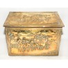 CAJA VICTORIANA ANTIGUA RELIEVE LATON