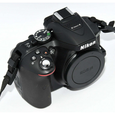 CUERPO CAMARA REFLEX NIKON D5300