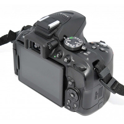 CUERPO CAMARA REFLEX NIKON D5300