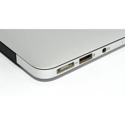 MACBOOK AIR 7,2 2017 / I5 1.8GHZ / 120GB SSD / 8GB RAM