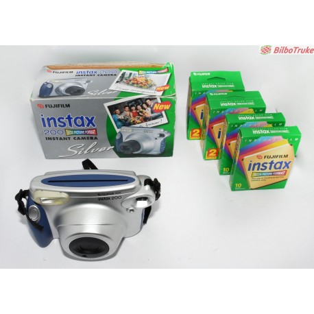 CAMARA FUJIFILM INSTAX 200 CON CARTUCHOS