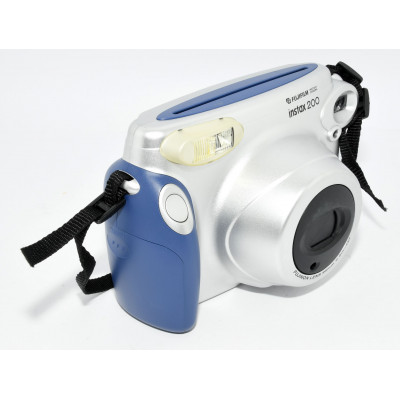CAMARA FUJIFILM INSTAX 200 CON CARTUCHOS