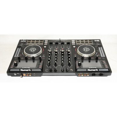 CONTROLADORA MESA MEZCLAS NUMARK NV2 SERATO