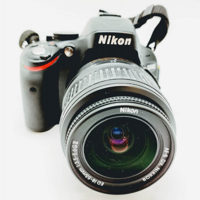 Camara Reflex Digital Nikon D5100 + 18-55mm