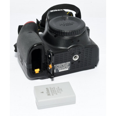 CUERPO CAMARA REFLEX NIKON D5300