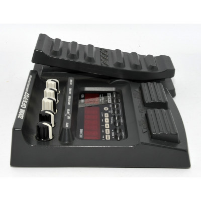 PROCESADOR DE EFECTOS ZOOM GFX-707
