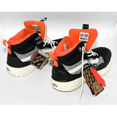 ZAPATILLAS VANS X NAPAPIJIRI