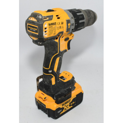 TALADRO A BATERIA DEWALT DCD796