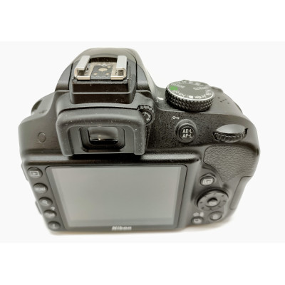 CÁMARA REFLEX DIGITAL NIKON D3300 + NIKON 18-55MM