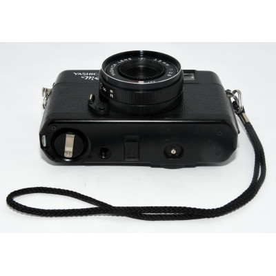 CÁMARA VINTAGE ANALÓGICA YASHICA ME1