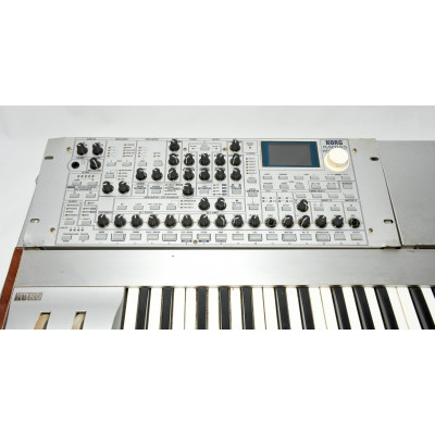 TECLADO SINTENTIZADOR KORG RADIAS