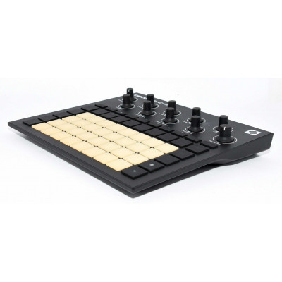 NOVATION CIRCUIT TRACKS