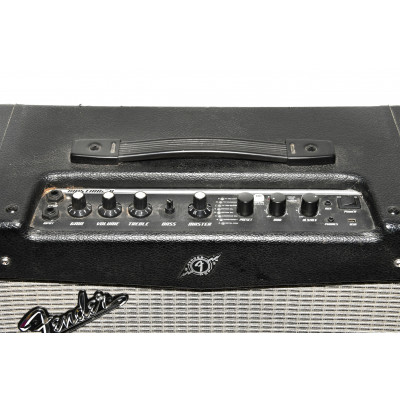 AMPLICADOR FENDER MUSTANG II