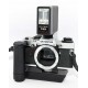 CAMARA OLYMPUS OM-10 CON GRIP Y FLASH