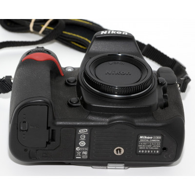 CAMARA REFLEX FULL FRAME NIKON D300