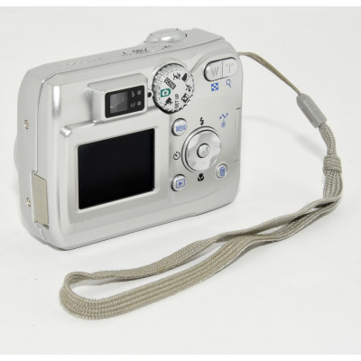 CAMARA DIGITAL COMPACTA NIKON E2200