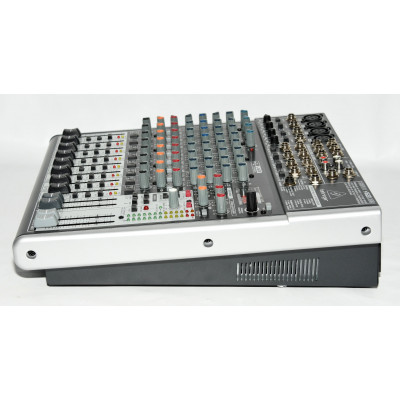 MESA DE  MEZCLAS BEHRINGER X1622USB