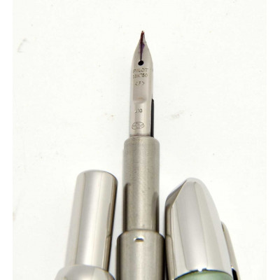 PLUMA PILOT CAPLESS PLUMIN F 18K