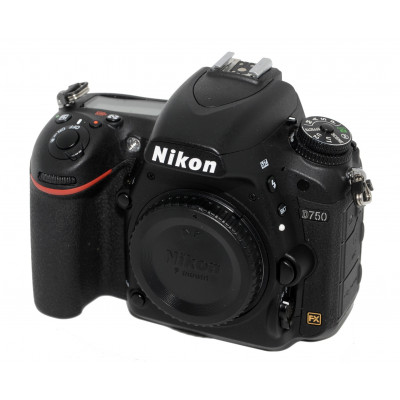 NIKON D750 + GRIP VERTAX D16