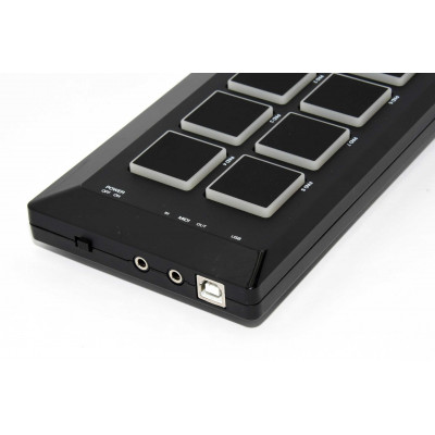 CONTROLADOR MIDI AKAI MPX8